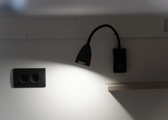 Antique אכסניה