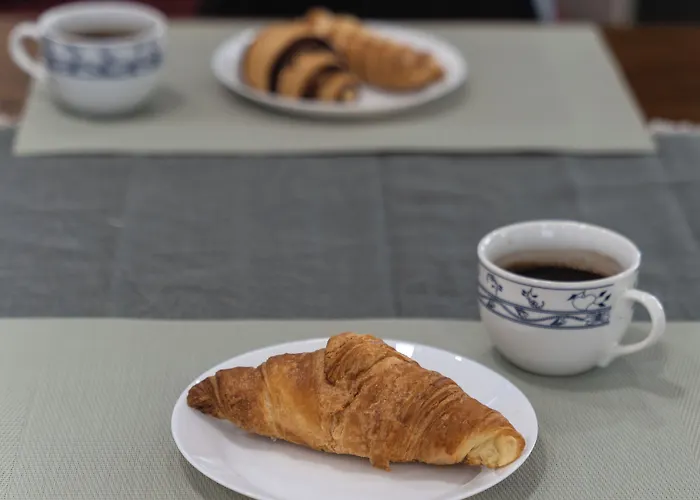 Antique אכסניה