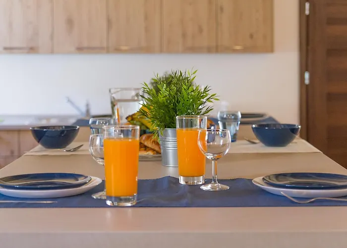 Antique אכסניה