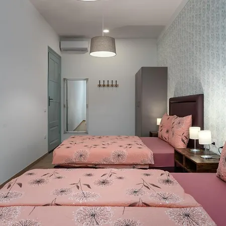 Hostel Antique *