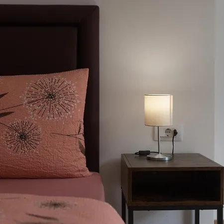 Antique ホステル プーラ