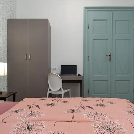 Hostel Antique *