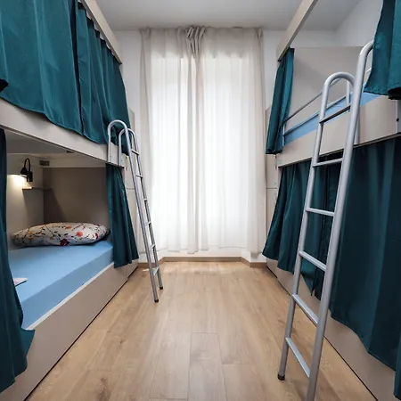 ホステル Antique *