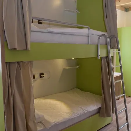 Antique ホステル