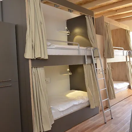 Antique ホステル *