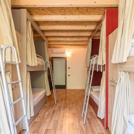 ホステル Antique