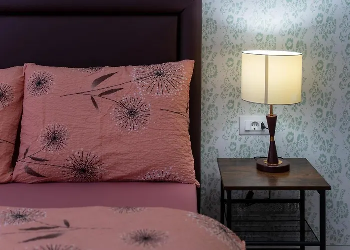 Antique אכסניה