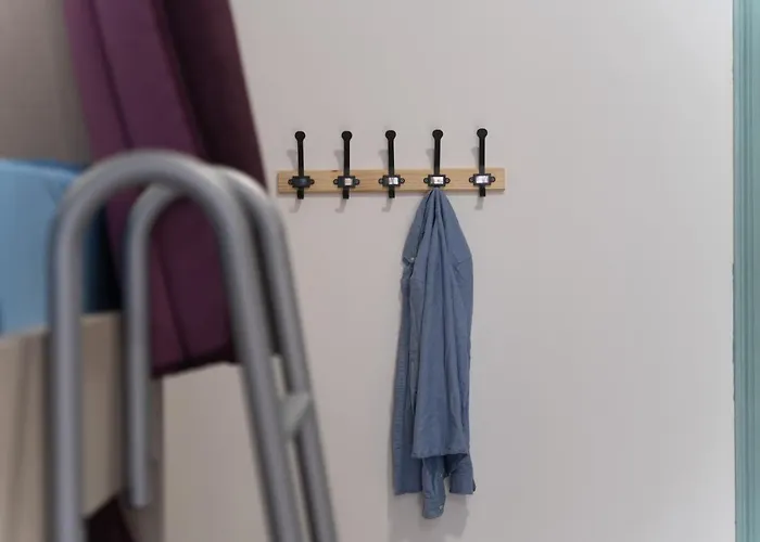 Antique אכסניה