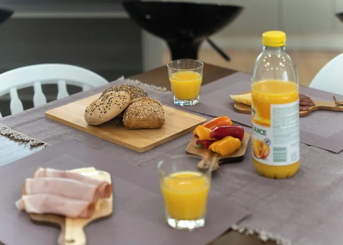 Antique אכסניה *